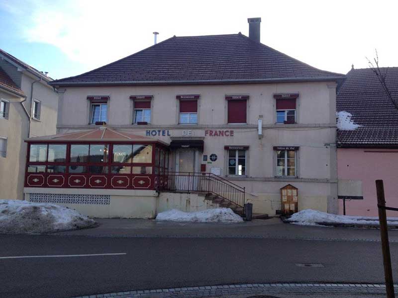 25 Trevillers Maintien activité ancien-hôtel-restaurant